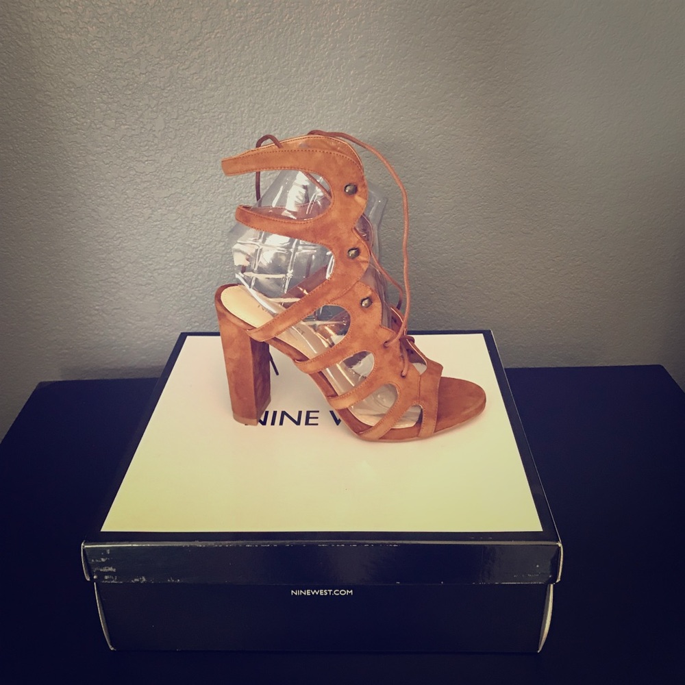 Sandal with heel
